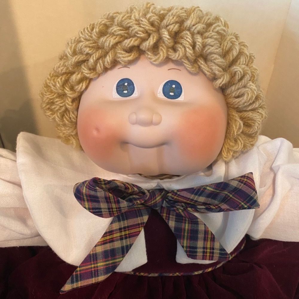 CABBAGE PATCH  PORCELAIN FACED DOLL